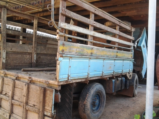 ISUZU NKR55E เกียร์สั้น หัวยกได้ 4ล้อบรรทุกพร้อมคอก เครื่อง88 ฝาขาว