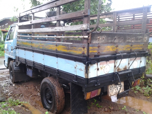 ISUZU NKR55E เกียร์สั้น หัวยกได้ 4ล้อบรรทุกพร้อมคอก เครื่อง88 ฝาขาว