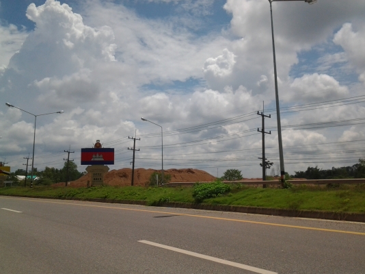 ISUZU NKR55E เกียร์สั้น หัวยกได้ 4ล้อบรรทุกพร้อมคอก เครื่อง88 ฝาขาว