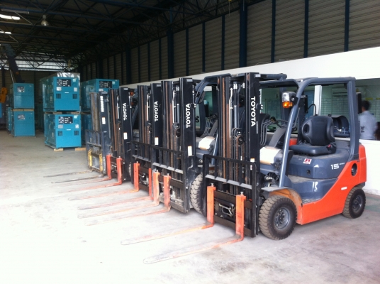 นำเข้าเครื่องจักรกลหนักมือ 2 จากต่างประเทศ Tel.098-858-5524 สามภพ ครับ