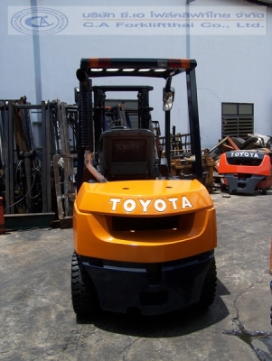 ขายรถ โฟล์คลิฟท์ TOYOTA รุ่น 7-FD25
