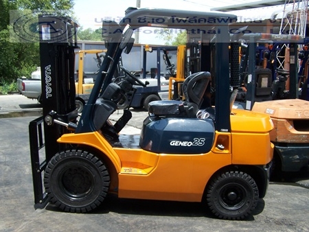 ขายรถ โฟล์คลิฟท์ TOYOTA รุ่น 7-FD25