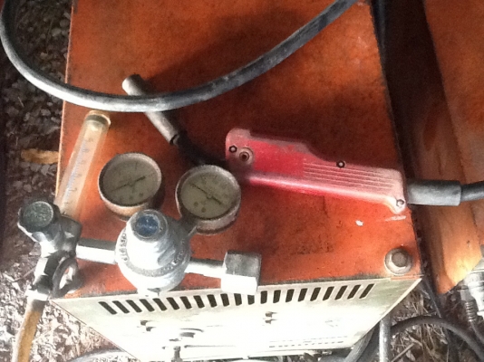 เครื่องเชื่อมไฟฟ้าco2 สภาพดีพร้อมใช้ราคาไม่แพงพร้อมเครื่องปั่นไฟ