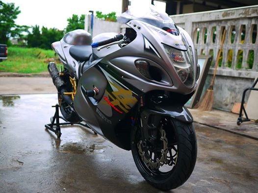 ขาย Suzuki Hayabusa ปี 2003 พร้อมทะเบียนแท้ 222 แปลงโฉมเป็นโฉมใหม่ล่่สุด