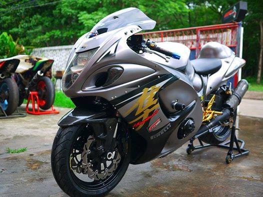 ขาย Suzuki Hayabusa ปี 2003 พร้อมทะเบียนแท้ 222 แปลงโฉมเป็นโฉมใหม่ล่่สุด