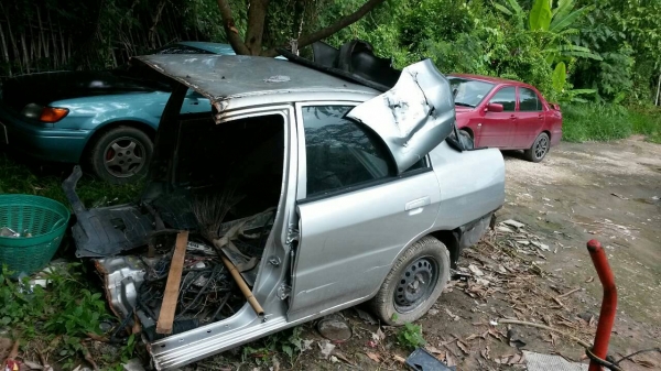 ขายตัดตูดท้ายเบนราคา12000บาท บางๆ