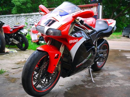 ขาย Ducati 996 พร้อมเสียสรรพสารมิตรเรียบร้อยเอกสารแท้ทุกฉบับ ขี่ดีสุดๆเครื่องดีมาก ขาย Ducati 996 พร้อมเสียสรรพสารมิตรเรียบร้อยเอกสารแท้ทุกฉบับ ขี่ดีสุดๆเครื่องดีมาก