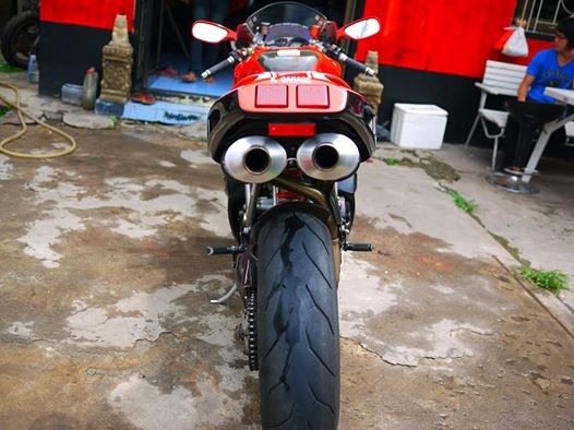 ขาย Ducati 996 พร้อมเสียสรรพสารมิตรเรียบร้อยเอกสารแท้ทุกฉบับ ขี่ดีสุดๆเครื่องดีมาก ขาย Ducati 996 พร้อมเสียสรรพสารมิตรเรียบร้อยเอกสารแท้ทุกฉบับ ขี่ดีสุดๆเครื่องดีมาก