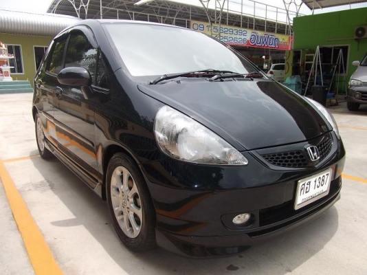 ขาย HONDA JAZZ 1.5 VTEC AUTO ตัวท๊อป ปี2005 ปลายปี สภาพสวยพร้อมใช้งาน ติดแก๊ส lpg หัวฉีด