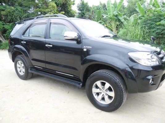 ขายฟอร์จูเนอร์ 4WD สีดำ 2.7 VVTI