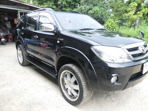 ขายฟอร์จูเนอร์ 4WD สีดำ 2.7 VVTI