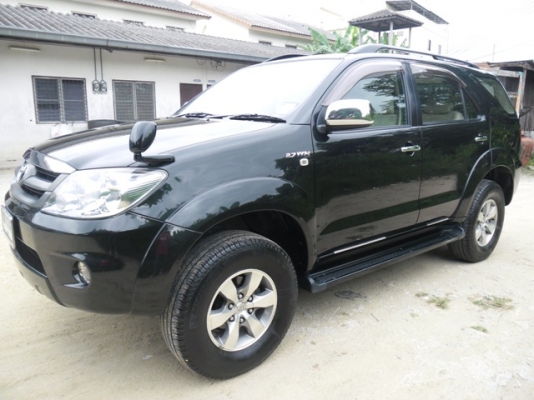 ขายฟอร์จูเนอร์ 4WD สีดำ 2.7 VVTI