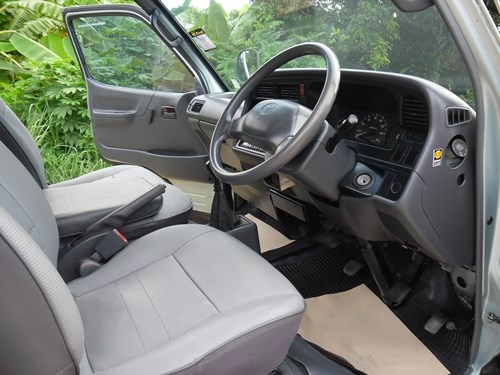 ขายรถตู้สภาพเดิมทั้งคัน เครื่อง 3.0 D