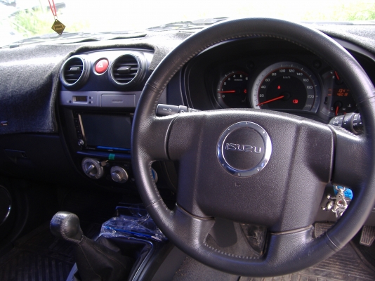 2011 ISUZU, 2.5 HI-LANDER DDI I-TEQ (2DR) 2011 ISUZU, 2.5 HI-LANDER DDI I-TEQ (2DR)