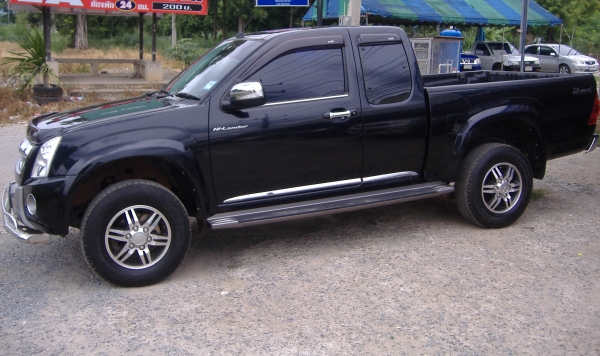2011 ISUZU, 2.5 HI-LANDER DDI I-TEQ (2DR) 2011 ISUZU, 2.5 HI-LANDER DDI I-TEQ (2DR)