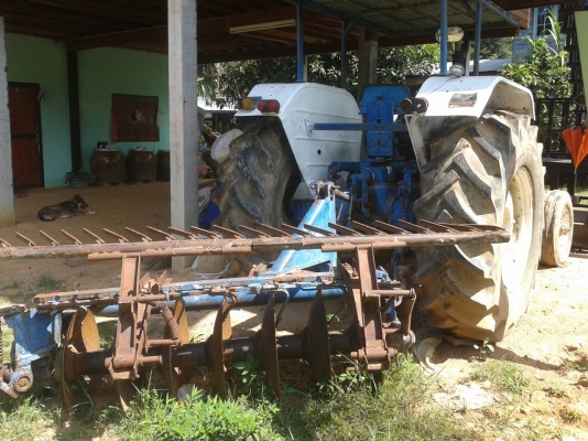 รถไถ่ฟอร์ด77T3ใม่มีเล่มอุปกรณ์พาลหลังดันหน้า