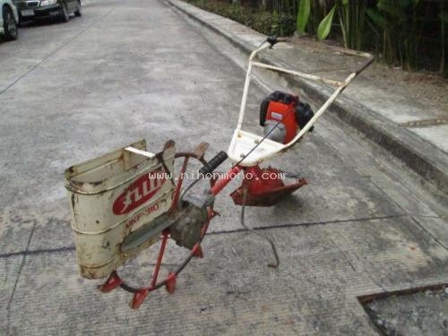 เครื่องแหวกร่องกล้านา !!!   MARUYAMA     MKF-310   รหัสสินค้า : 13001510    หรือเพิ่มเติมไดที่ www.nihonmono.com