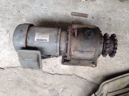 ขายมอเตอร์เกียร์ Teco 1 HP. 380V อัตราทด 1:20 สภาพดี วิ่งนิ่ม พร้อมใช้งาน มี 8 ตัว