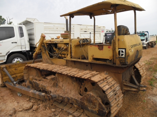 ขายรถแทรคเตอร์ CAT D4D เกียร์ตัดโซ่หนาช่วงล่างเต็ม ขายรถแทรคเตอร์ CAT D4D เกียร์ตัดโซ่หนาช่วงล่างเต็ม