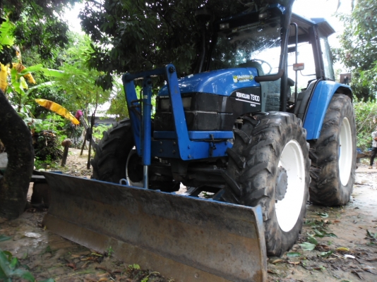 ขายรถไถ FORD NEWHOLLAND TS100 -2 เพลาเอกสารพร้อม ขายรถไถ FORD NEWHOLLAND TS100 -2 เพลาเอกสารพร้อม