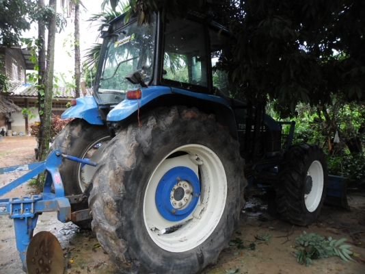 ขายรถไถ FORD NEWHOLLAND TS100 -2 เพลาเอกสารพร้อม ขายรถไถ FORD NEWHOLLAND TS100 -2 เพลาเอกสารพร้อม
