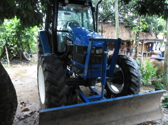 ขายรถไถ FORD NEWHOLLAND TS100 -2 เพลาเอกสารพร้อม ขายรถไถ FORD NEWHOLLAND TS100 -2 เพลาเอกสารพร้อม