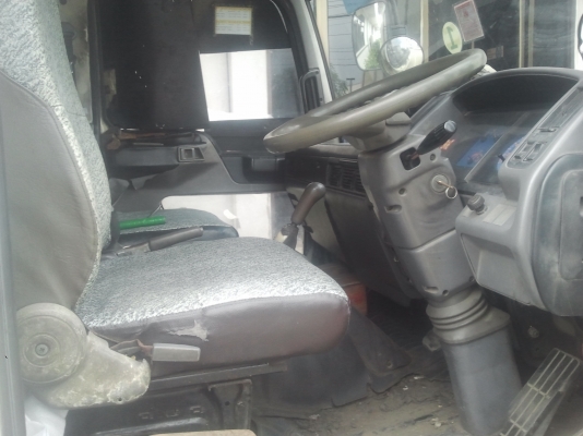 ฮีโน่ หกล้อ  ตู้แห้ง