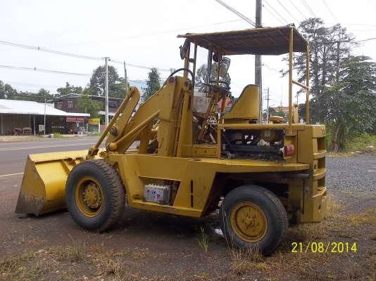 ขายรถตักสภาพพร้อมใช้