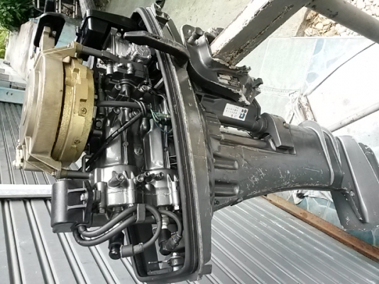 ขายเครื่องซูซูกิ9.9แน่นครับท่อนยาวครับ23นิ้วครับ ขายเครื่องซูซูกิ9.9แน่นครับท่อนยาวครับ23นิ้วครับ