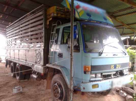 ขายรถบรรทุกสิบล้อ ISUZU นางฟ้า เครื่อง 6HE1-195 แรง รถล่อง 1 เพลา รถห้าง พวงมาลัยพาวเวอร์ เบรคจิฟฟี่ ทะเบียนพร้อม