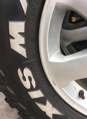 ขายยางMAXXIS BIGHORN 764 M/T 265-75-16 ปี12 ดอกเกิน95เปอาร ขายยางMAXXIS BIGHORN 764 M/T 265-75-16 ปี12 ดอกเกิน95เปอาร