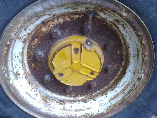 ขายรถตักฟอร์ด  6610  สองเพาคานลาโร่ เป็นโฟคลิบได้  ทําเป็นรถคีบอ้อยได้