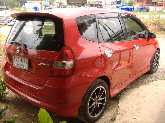 Honda JAZZ 1.5 I-DSI ปี 2004 Honda JAZZ 1.5 I-DSI ปี 2004