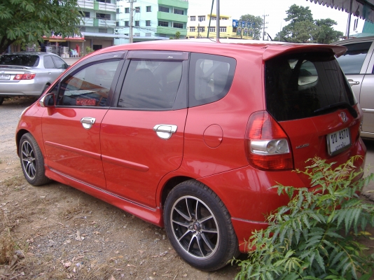 Honda JAZZ 1.5 I-DSI ปี 2004 Honda JAZZ 1.5 I-DSI ปี 2004