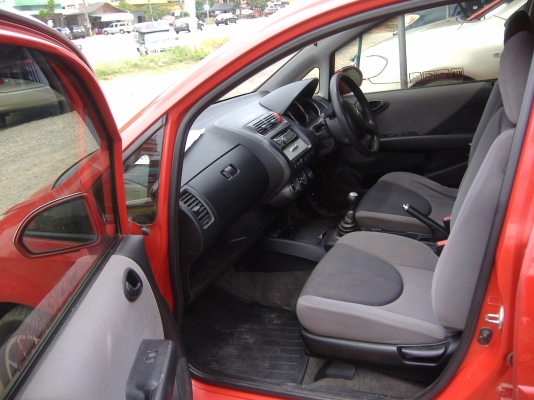 Honda JAZZ 1.5 I-DSI ปี 2004 Honda JAZZ 1.5 I-DSI ปี 2004