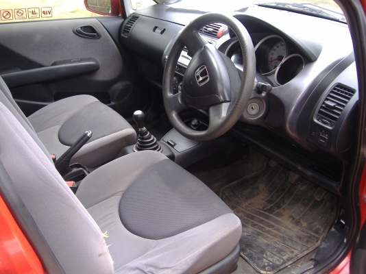 Honda JAZZ 1.5 I-DSI ปี 2004 Honda JAZZ 1.5 I-DSI ปี 2004