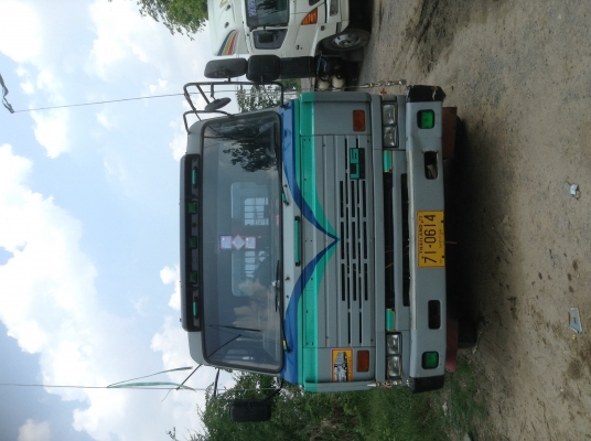 รถสิบล้อเพลาเดียวช่วงยาวพิเศษยาว 7.5 เมตร