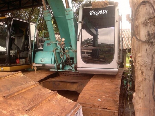 ขายด่วน  รถแบคโฮ  KOBELCO  SK200 รุ่น ุ6  YN07  สภาพดี พร้อมใช้งาน