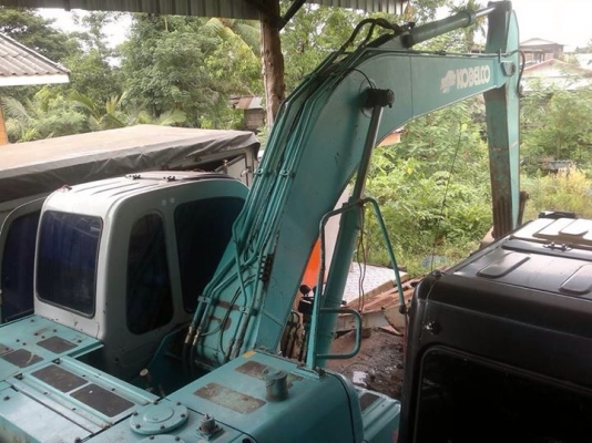 ขายด่วน  รถแบคโฮ  KOBELCO  SK200 รุ่น ุ6  YN07  สภาพดี พร้อมใช้งาน