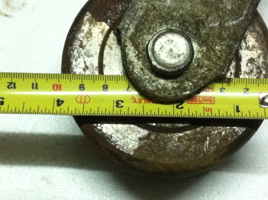 ล้อสำหรับงานหนักๆ มี 3 ขนาดให้เลือก รับน้ำหนักได้เป็นตันๆ  ที่เป็นล้อเหล็กเป็นเหล็กตัน