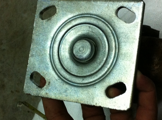 ล้อสำหรับงานหนักๆ มี 3 ขนาดให้เลือก รับน้ำหนักได้เป็นตันๆ  ที่เป็นล้อเหล็กเป็นเหล็กตัน