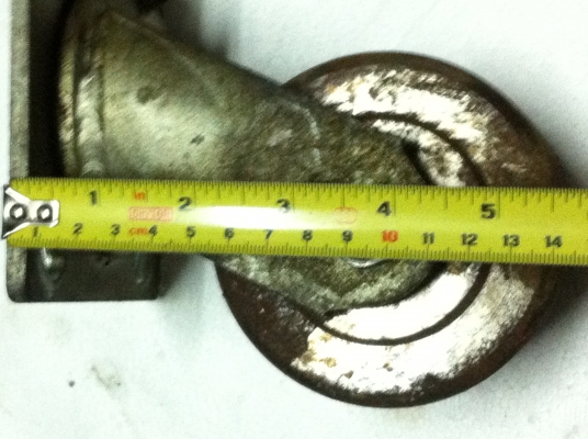 ล้อสำหรับงานหนักๆ มี 3 ขนาดให้เลือก รับน้ำหนักได้เป็นตันๆ  ที่เป็นล้อเหล็กเป็นเหล็กตัน