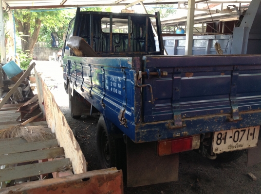 สี่ล้อกลาง