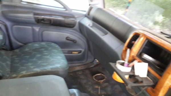 HINOรถปี51 สิงหาคม อีโน 220 แรงม้า เดิ ม ไม่เคยทำสีแม้แต่ชิ้นเดียว