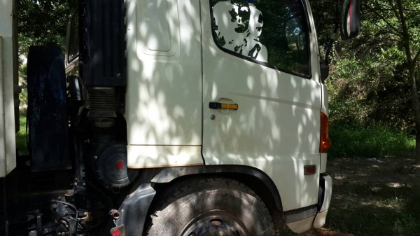 HINOรถปี51 สิงหาคม อีโน 220 แรงม้า เดิ ม ไม่เคยทำสีแม้แต่ชิ้นเดียว