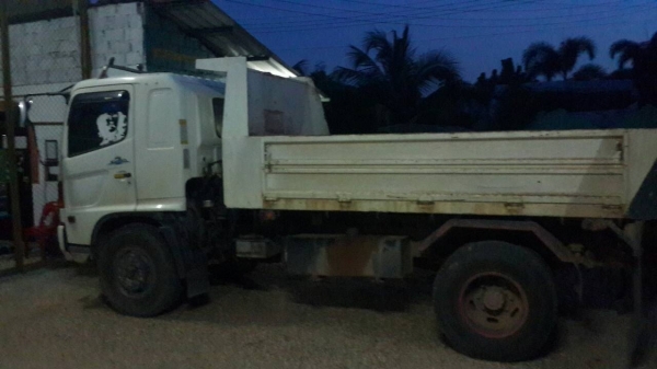 HINOรถปี51 สิงหาคม อีโน 220 แรงม้า เดิ ม ไม่เคยทำสีแม้แต่ชิ้นเดียว