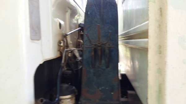 HINOรถปี51 สิงหาคม อีโน 220 แรงม้า เดิ ม ไม่เคยทำสีแม้แต่ชิ้นเดียว