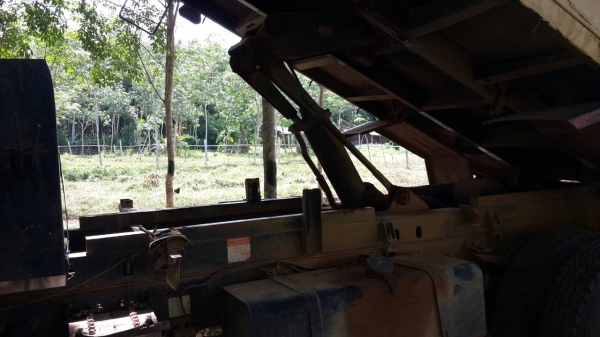 HINOรถปี51 สิงหาคม อีโน 220 แรงม้า เดิ ม ไม่เคยทำสีแม้แต่ชิ้นเดียว