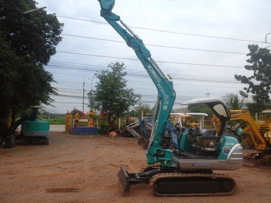 ขายรถขุด KOBELCO sk030รุ่นCoupe (เทียบเท่ามารค์ไฟล์-ซุปเปอร์)FROM JAPANพร้อมลายหัวกระแทก