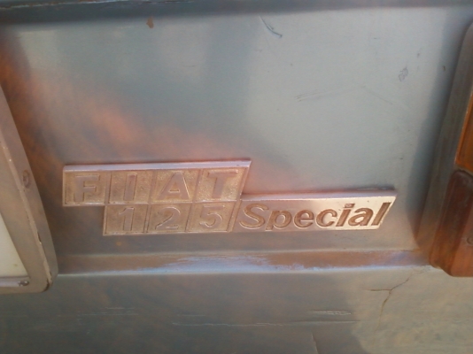 ขาย fiat 125 special ติดแก็ส lpg ทำสีใหม่ ภายในสวย แอร์เย็น รถหลวงน้าครับ ฝากขาย ราคา 35000  บาทครับ  สนใจคุยกันได้ครับ 0821287055  ครูเจมส์